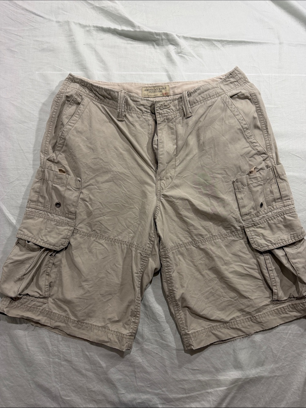 Y2K American Eagle Outfitters Men's Cargo Shorts - Beige